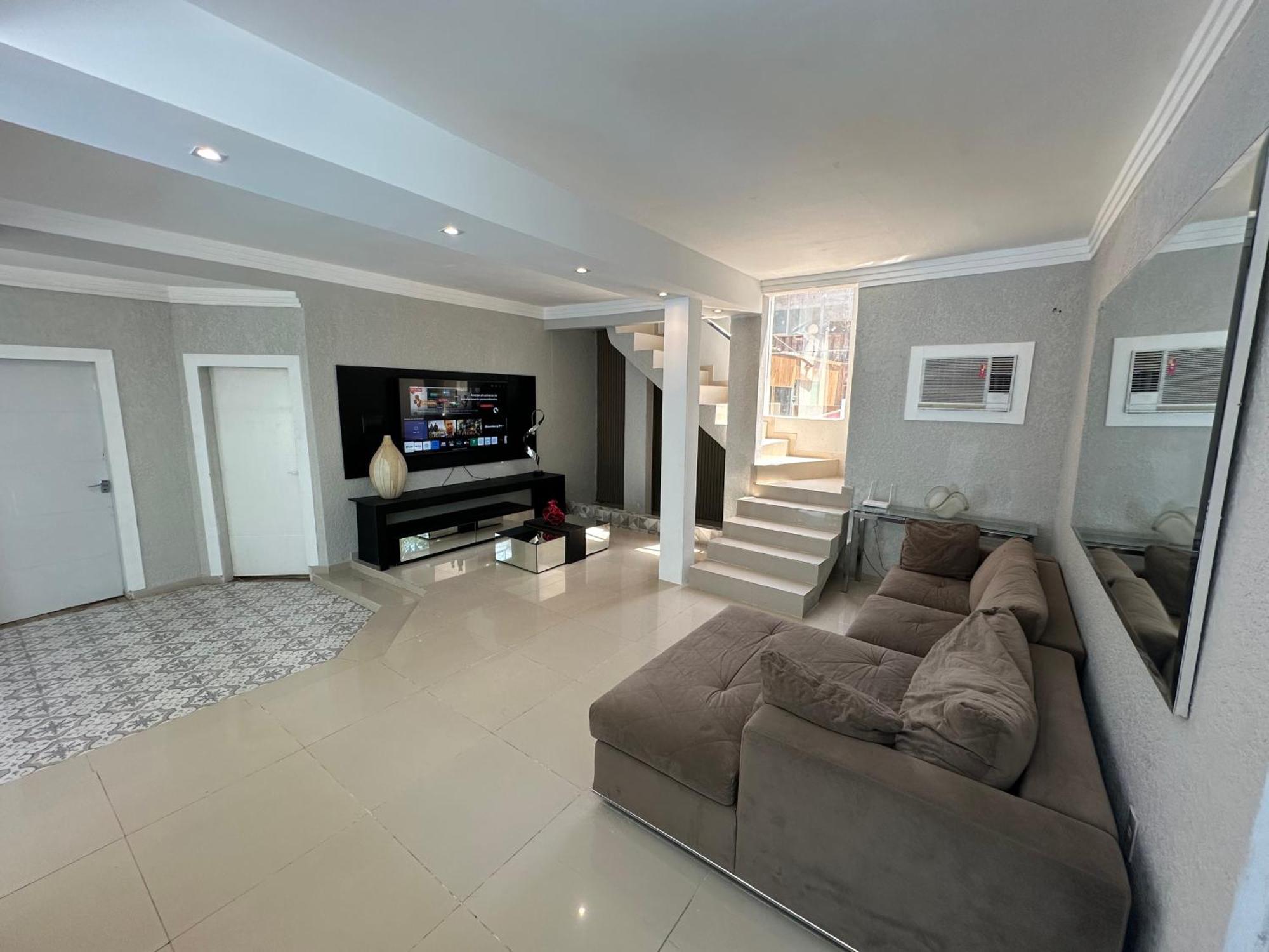 Casa Em *